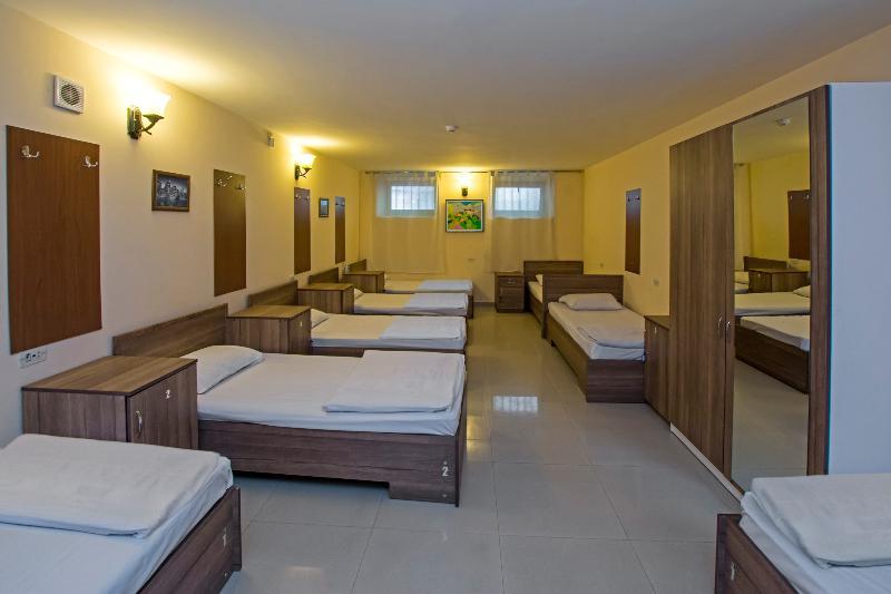Mini Hotel יירבאן מראה חיצוני תמונה